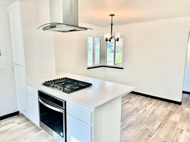 Building Photo - Clovis 3/2 with Large Lot