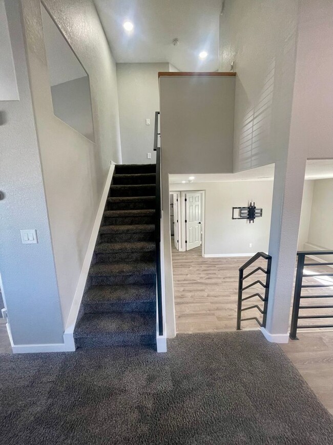 Building Photo - Lovley 3 bedroom home located in Steston H...