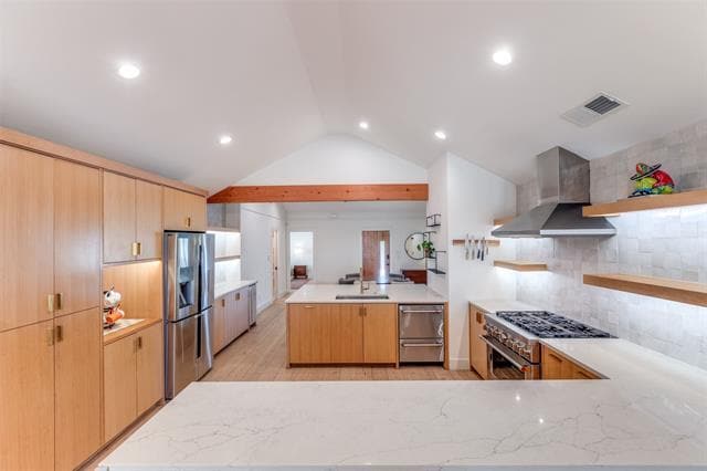 Building Photo - 611 W Sycamore St