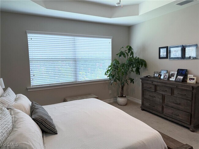 Building Photo - 16542 Crescent Beach Way