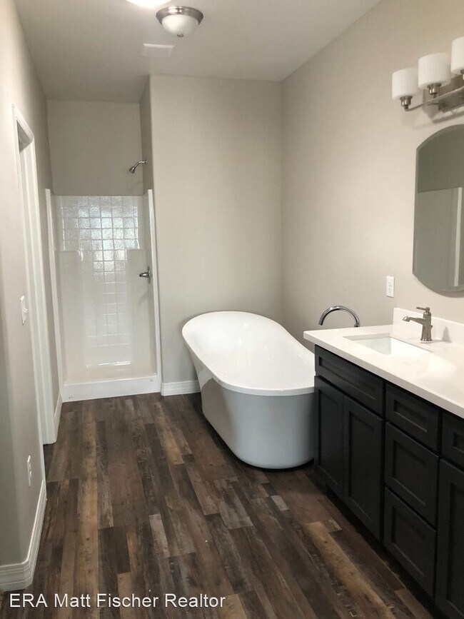 Building Photo - 3 br, 2 bath House - 336 E Orchid St