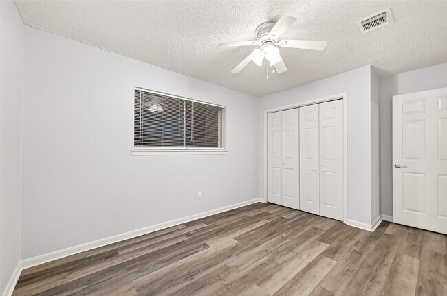 Building Photo - 11411 Hornbrook Dr