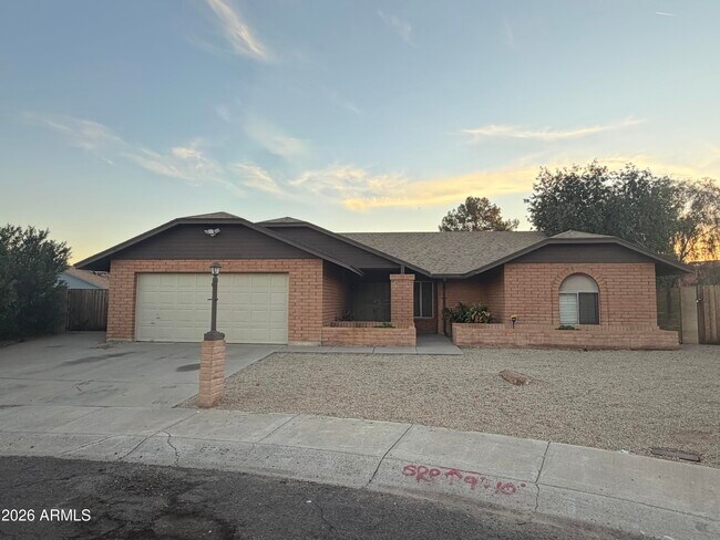 Building Photo - 6509 W Cochise Dr