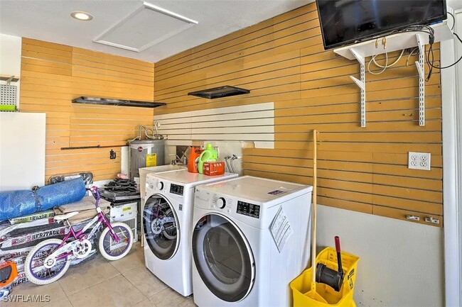 Primary Photo - 4105 SW 5th Pl