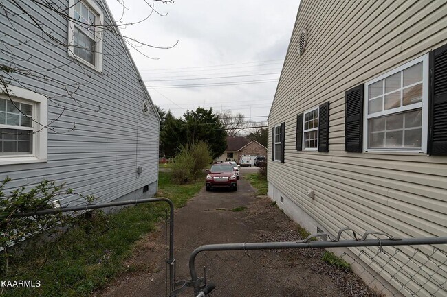 Building Photo - Updated North Knoxville Gem | Massive Fenced Yard & Prime Location!