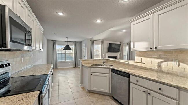 Building Photo - 3960 Deerhurst St