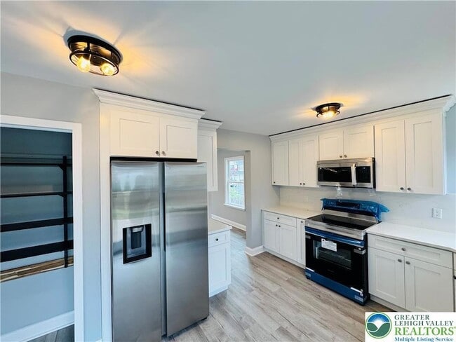 Building Photo - 2274 Briarwood Dr