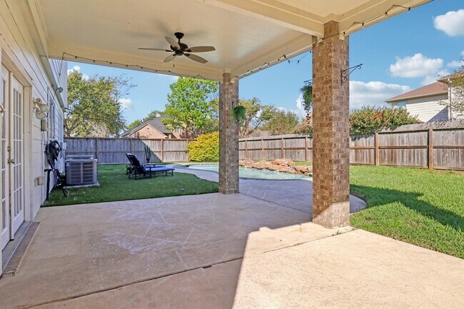Building Photo - 16546 Cypress Thicket Dr