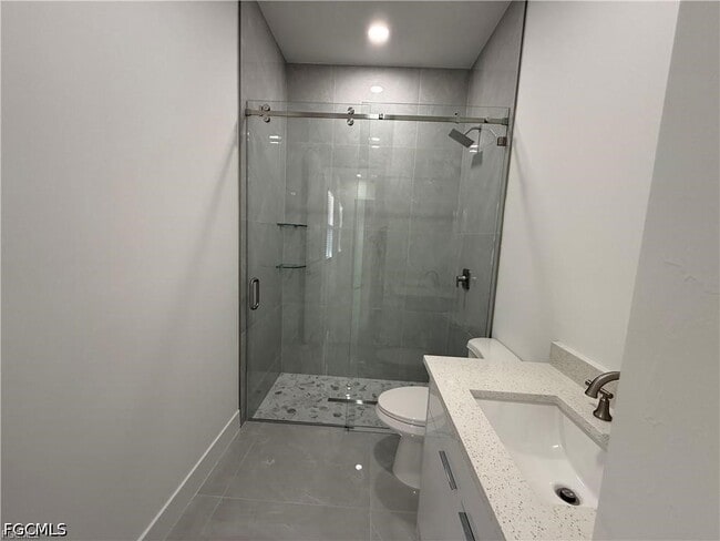 Building Photo - 207 W 15th St