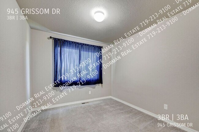 Building Photo - 945 Grissom Dr.