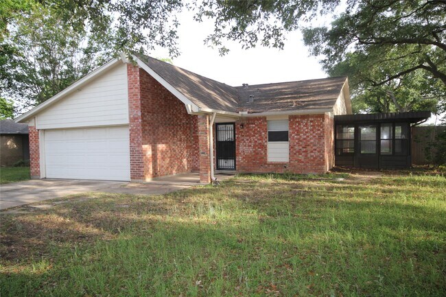 Building Photo - 5302 Town Park Blvd