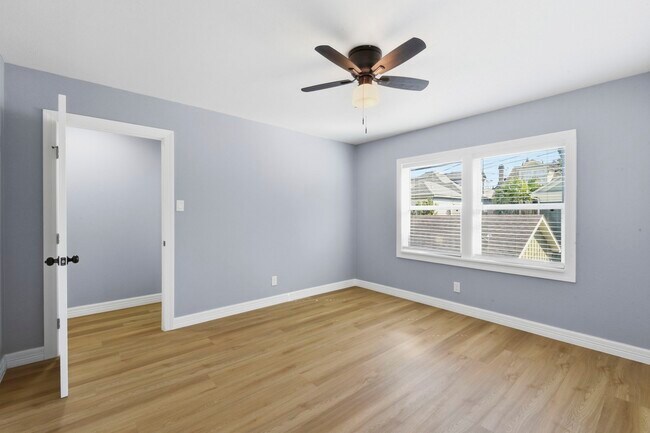 Building Photo - 1415 Avenue H