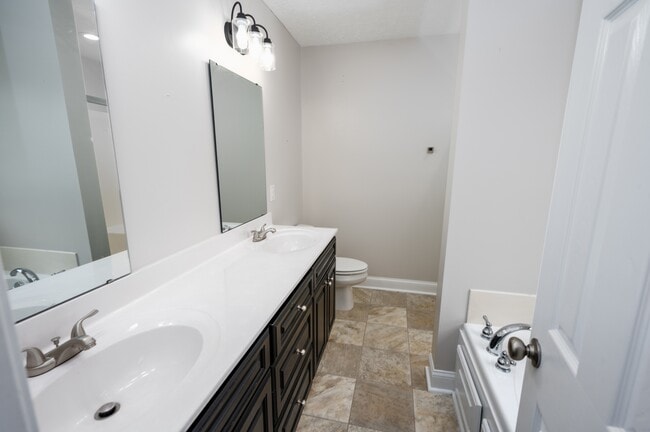 Building Photo - 202 Croatan Woods Dr