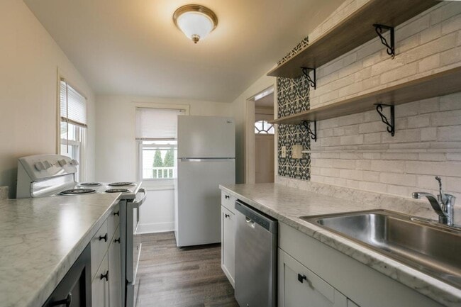 Building Photo - 333 Madison St