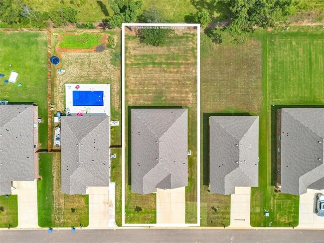 Building Photo - 1029 Birch Ln