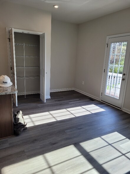 Building Photo - 4019 Holcomb Wy