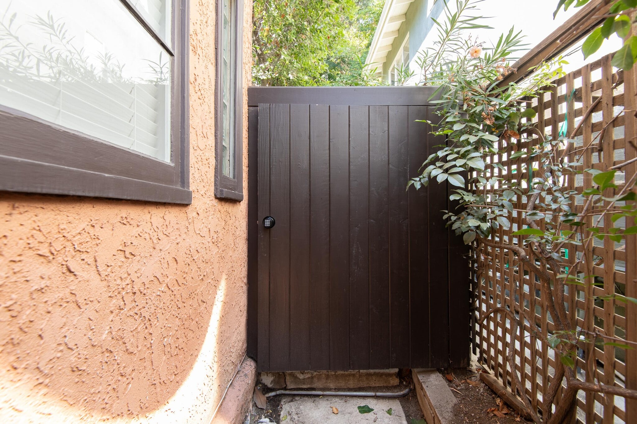 Building Photo - 2001 1/2 Pinehurst Rd