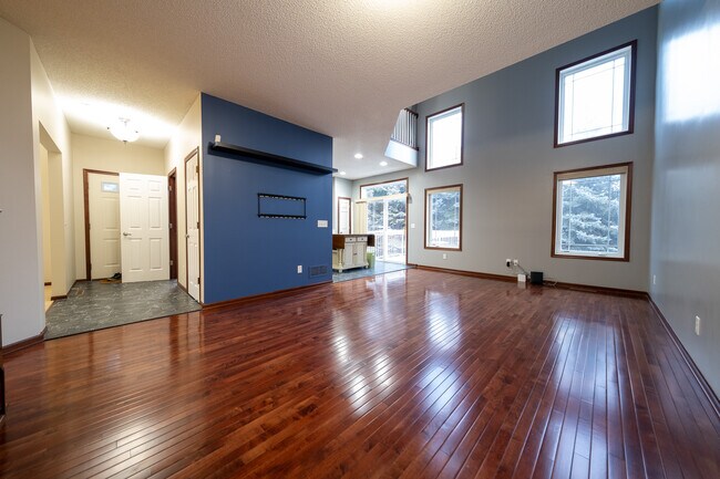 Building Photo - 5128 Yuma Ln N