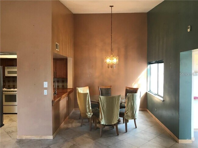 Building Photo - 4559 Lakeway Dr
