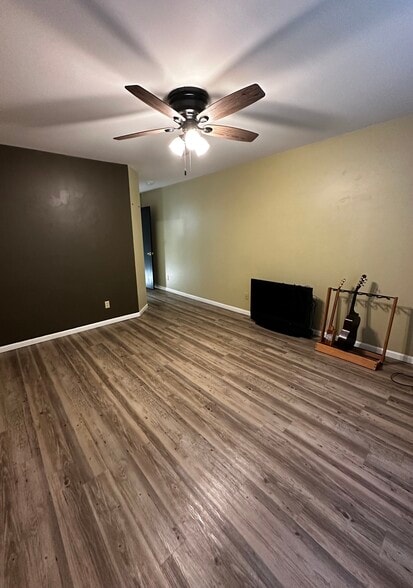 Main Bed - 955 Misty Glen Dr