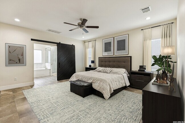 Building Photo - 303 Pendleton Ave