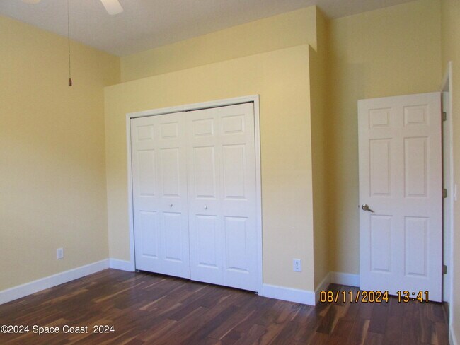 Building Photo - 1882 Woodfield Cir