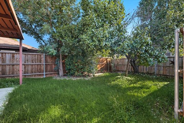 Building Photo - 236 Nixon St