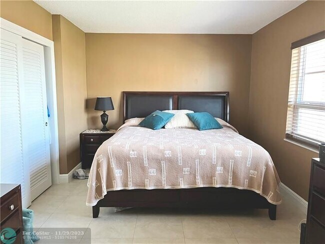 Building Photo - 6000 N Ocean Blvd