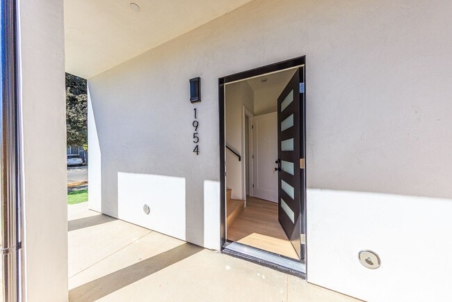 Building Photo - 1954 Purdue Ave