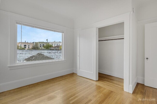 Building Photo - 467 40th Ave