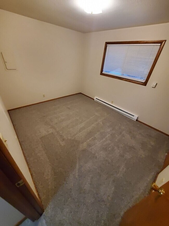 Building Photo - 1359 Fir St S