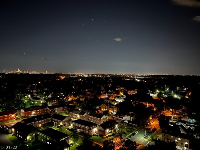 Building Photo - 285 Aycrigg Ave