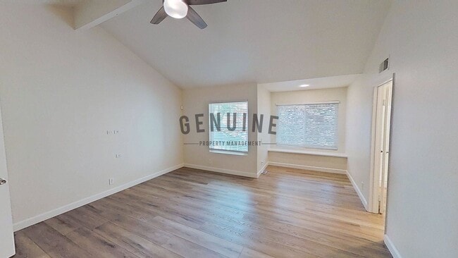Building Photo - 3 Bedroom Beautifully Upgraded Home in Ana...