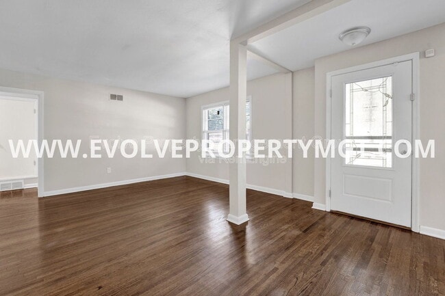 Building Photo - 1257 Whitewater Rd