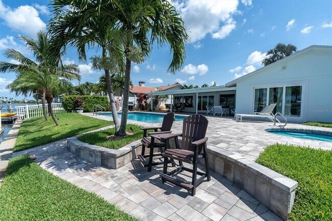 Building Photo - 6440 3rd Palm Point