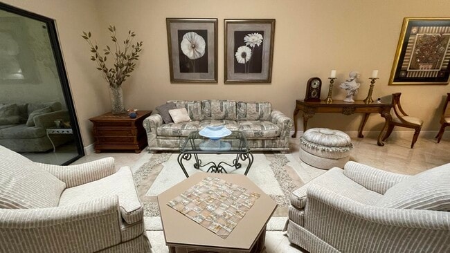 Building Photo - 6165 Sunny Pointe Cir