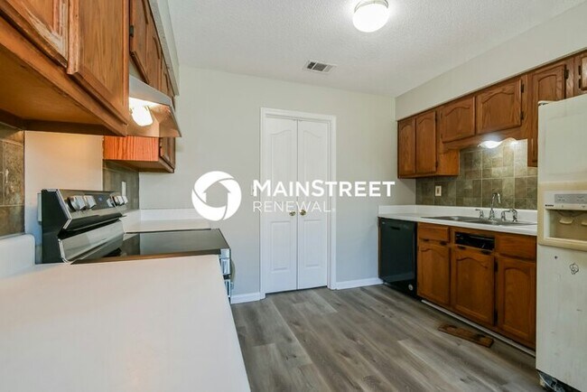 Building Photo - 4 Bedroom Pet-Friendly Home in Horn Lake, MS with Main Street Renewal