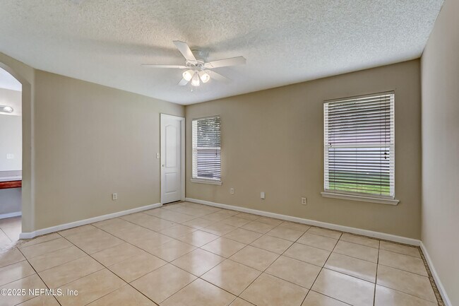 Building Photo - 9703 Cedar Ridge Dr W