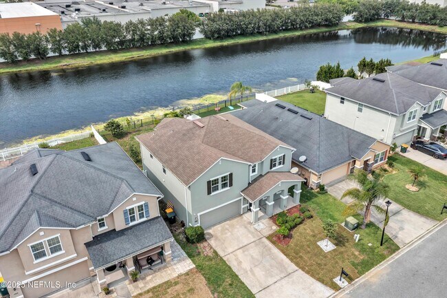 Building Photo - 12237 Woodview Dr