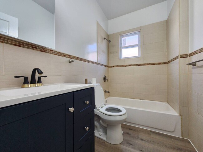 Building Photo - 176-31 130th Ave