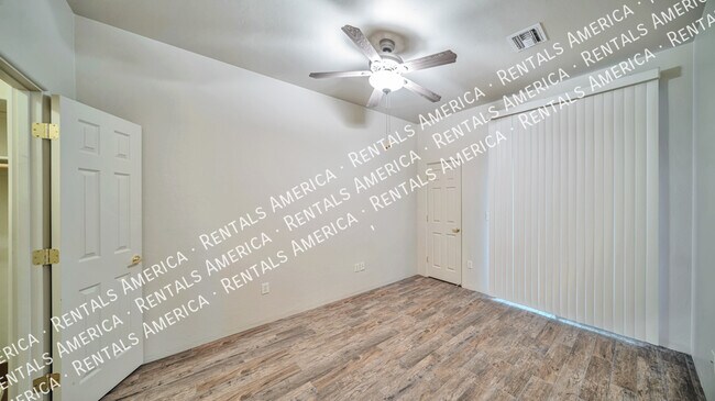 Building Photo - 3320 S Treasure Cove Pl