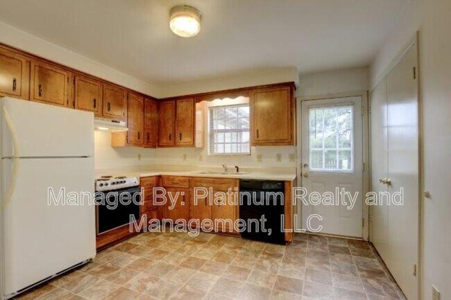 Building Photo - 1601 Minglewood Dr