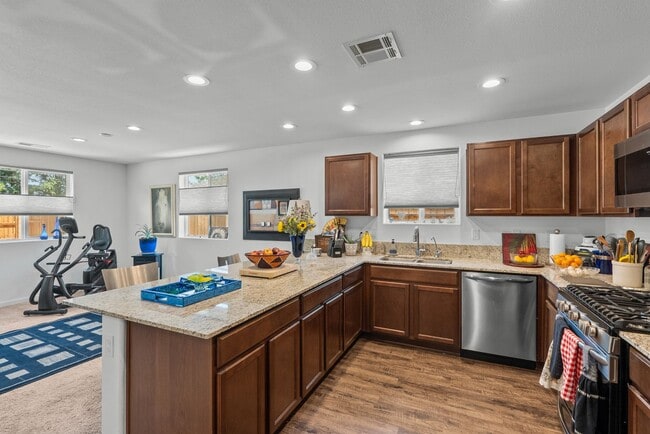 Building Photo - FURNISHED! 3 Bedroom, 2 Bathroom New Home ...