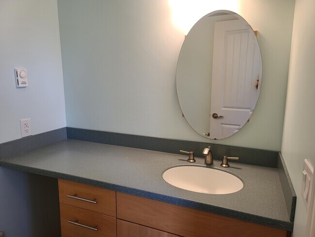 Building Photo - 1728 Edwards Dr