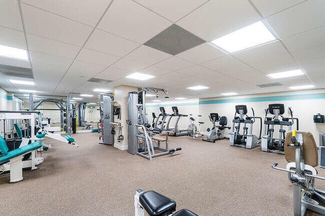 Building Photo - 5380 N Ocean Dr