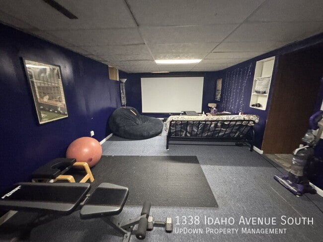 Building Photo - 1338 Idaho Ave S