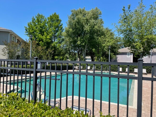 Building Photo - 6094 Maggies Cir