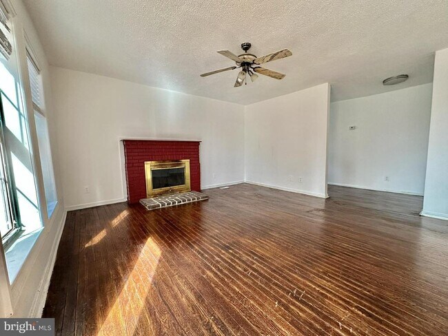 Building Photo - 2015 S Lincoln St