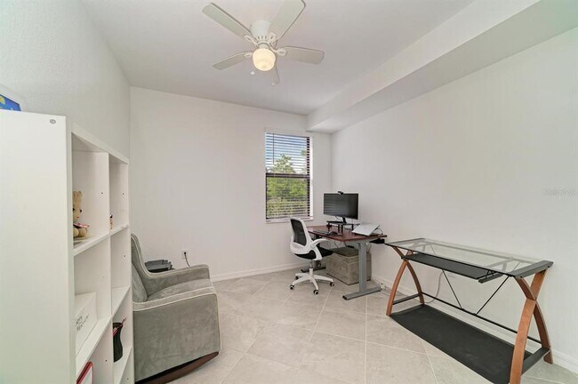 Building Photo - 5687 N Honore Ave