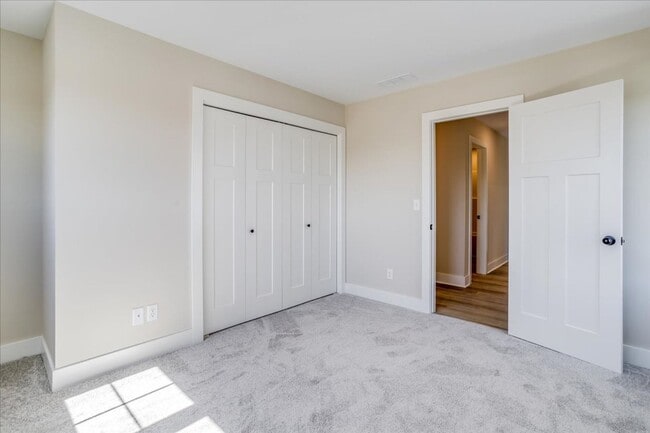 Building Photo - 12388 Fennec St